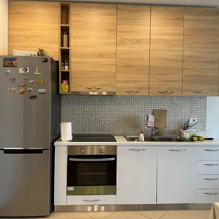 Weekly, Monthly Rent Apartment *